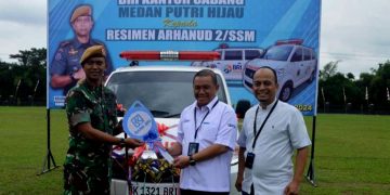 Tunjang Layanan Kesehatan, Danmen Arhanud 2 SSM Terima Mobil Ambulan CSR dari BRI