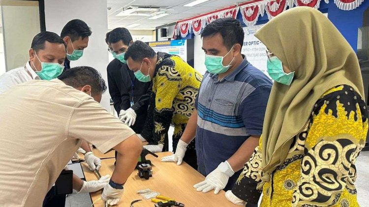 Para Guru Dapat Pelatihan Kompetensi Fiberoptic Dalam Rangka Hari Guru
