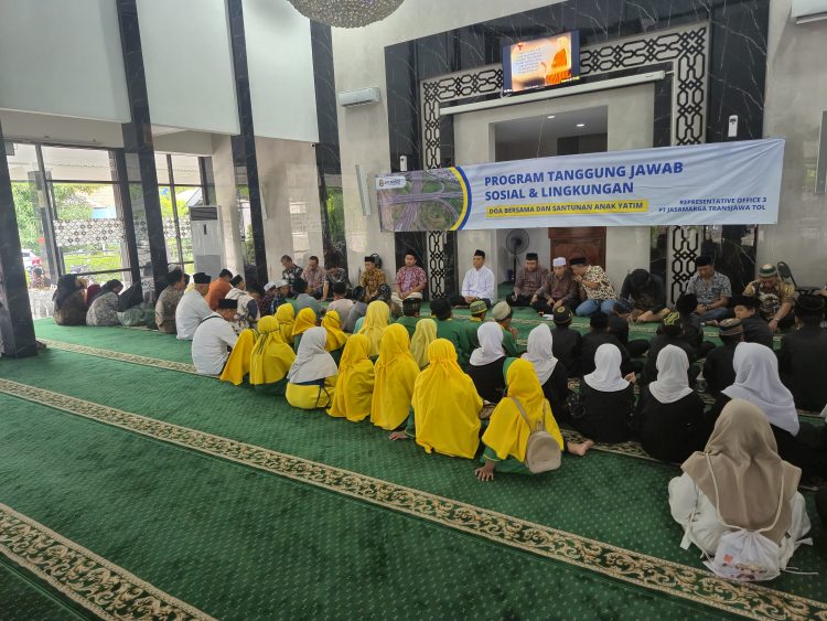 Wujud Kepedulian kepada Masyarakat, PT Jasamarga Transjawa Tol Gelar Doa Bersama dan Santunan Anak Yatim