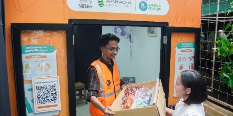 Peringati Hari Peduli Sampah Nasional 2025, Nestlé Indonesia Berkomitmen untuk Mengurangi Limbah Sampah