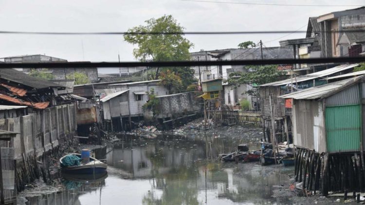 Pemkot Surabaya Lakukan Normalisasi Sungai Kalianak demi Cegah Banjir