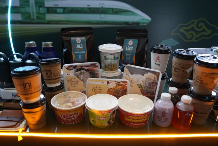 KAI Service Libatkan UMKM Sedia Produk Makanan di Kereta