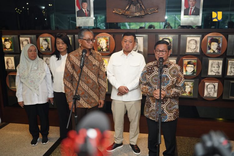 Normalisasi Sungai Ciliwung Dilanjutkan, Menteri PU Targetkan Selesai 2026