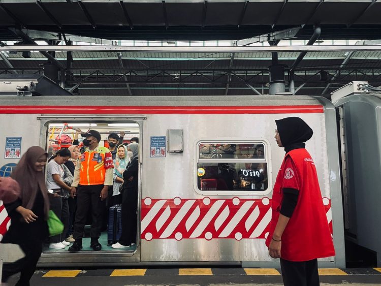 KAI Commuter Ikuti Apel Gelar Pasukan Operasi Angkutan Lebaran 2025