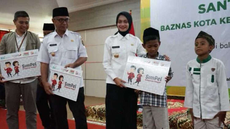 Mbak Vinanda dan Gus Qowim Serahkan Santunan Kepada 180 Anak Yatim