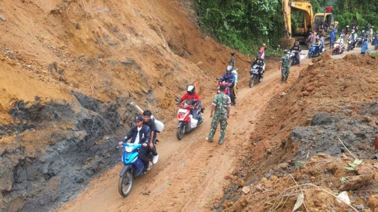 Titik Longsor Jalan Lintas Curup-Lebong Mulai Diperbaiki Dengan Anggaran Rp 200 Miliar
