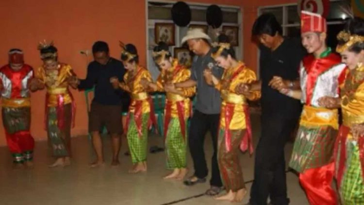 Desa Adat Walasigi Persembahkan Harmoni Tradisi dan Modernisasi di Sulawesi Tenggara