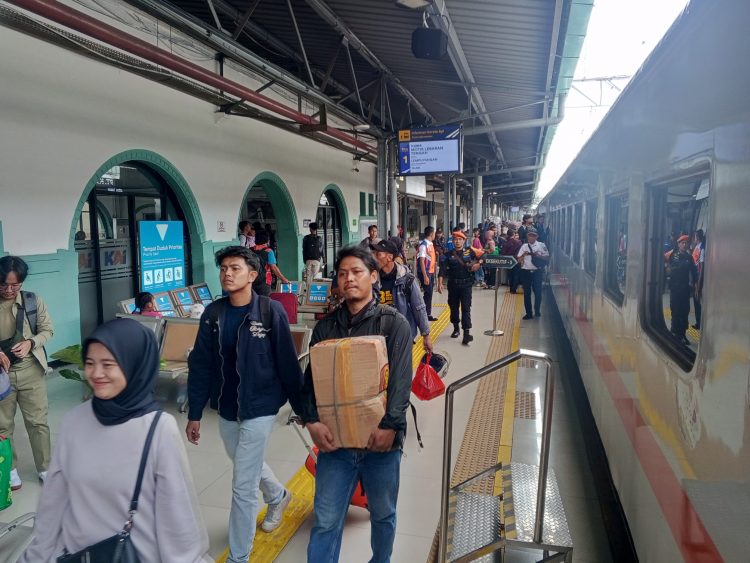 Puncak Arus Balik Diperkirakan 6 April 2025, KAI Imbau Masyarakat Segera Merencanakan Perjalanan
