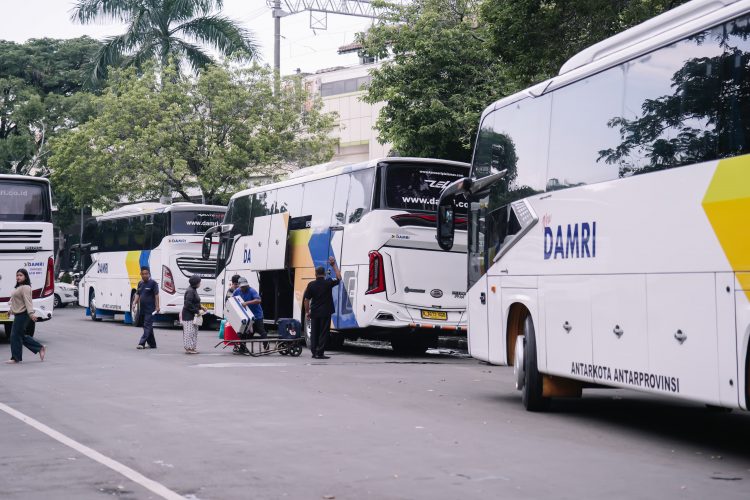 Rekor Penjualan DAMRI Meningkat 61 Persen saat Periode Angleb 2025