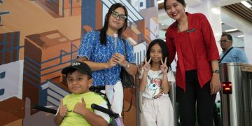 Rayakan Hari Kartini, Petugas Perempuan Di Stasiun Whoosh Kenakan Kebaya