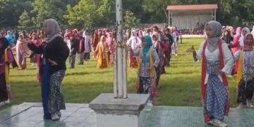 Siswa Rembang Menari Orek-Orek Massal Rayakan Hari Kartini