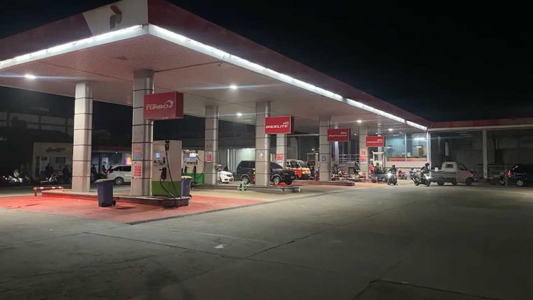 13 SPBU Disiagakan 24 Jam Imbas Antrean BBM di Balikpapan