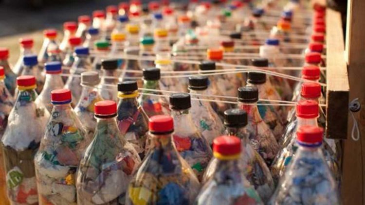 Mengolah Sampah Plastik Menjadi Ekobrik