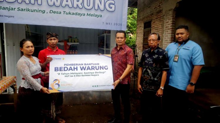 Bupati Kembang Laksanakan Program Bedah Warung agar Mampu Bersaing