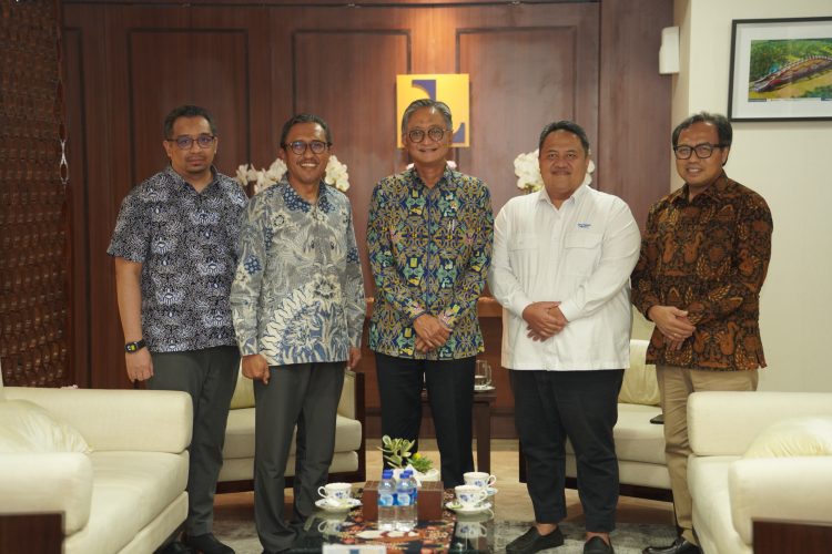 Menteri Dody Terima Kunjungan Perpamsi, Bahas Layanan Air Minum di Indonesia