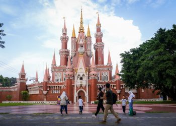 Sambut Musim Liburan, Menteri Pariwisata Pastikan Keamanan dan Kenyamanan Wisata di TMII