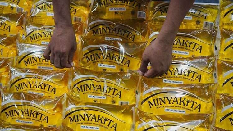 Pedagang Pasar Baru Gresik Keluhkan Distribusi Minyakita Tak Lancar, Harga Melejit di Atas HET