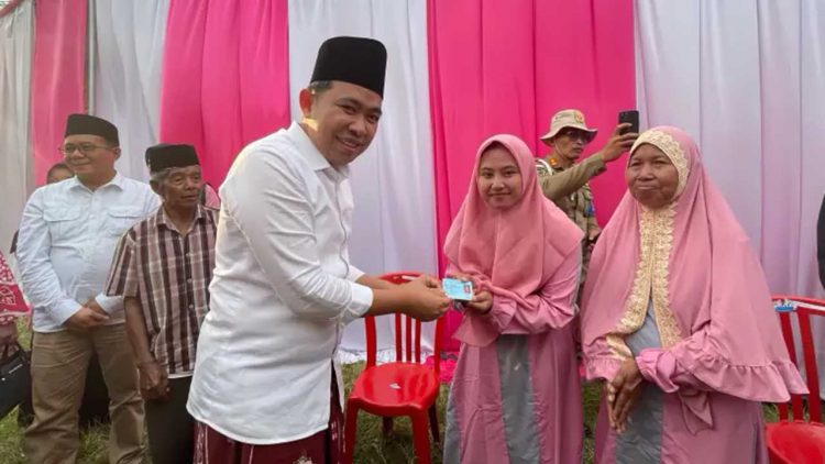 Disdukcapil Jember Hadirkan Program “Bunga Desaku Cantik” di Silo