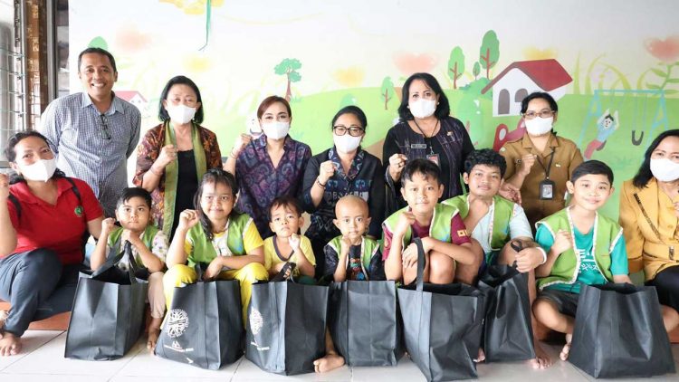 Bantuan CSR Tiara Dewata Group kepada YPKAI Disalurkan