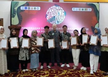 Dua Belas Mahasiswa Terima Beasiswa Peduli Orangutan 2025