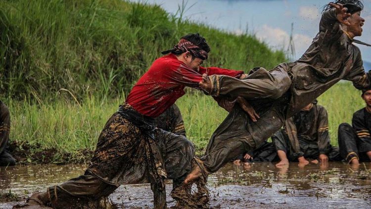 Silek Tuo Gunuang Timbago Meriahkan Festival Kesenian Tradisional Minangkabau
