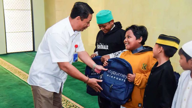Angkasa Pura Indonesia Salurkan Ratusan Bantuan Pendidikan bagi Anak Yatim