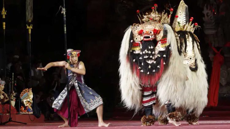 Komunitas Kerta Yowana Singakerta Memukau Penonton di Panggung PKB ke-47