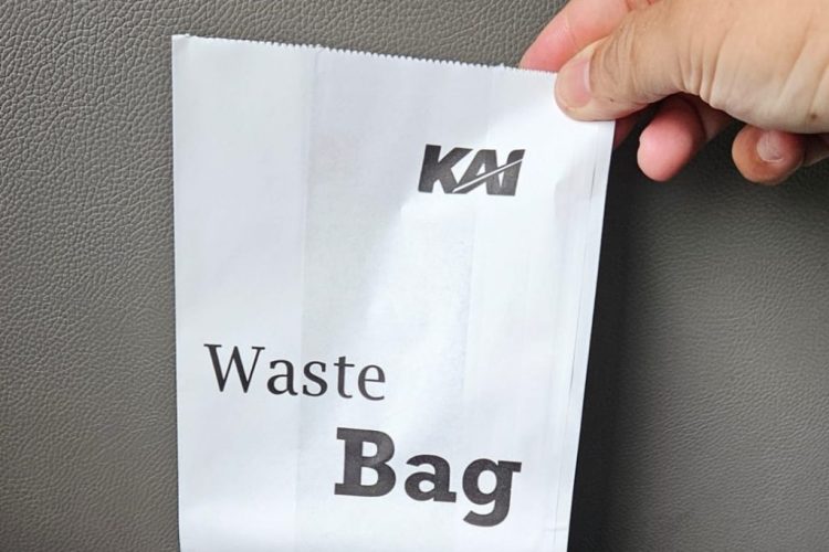 Gunakan Waste Bag Organik, KAI Dukung Hari Bebas Kantong Plastik