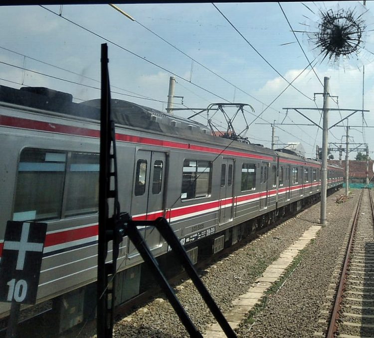 Kerahkan Petugas Keamanan, KAI Commuter Kecam Keras Aksi Pelemparan