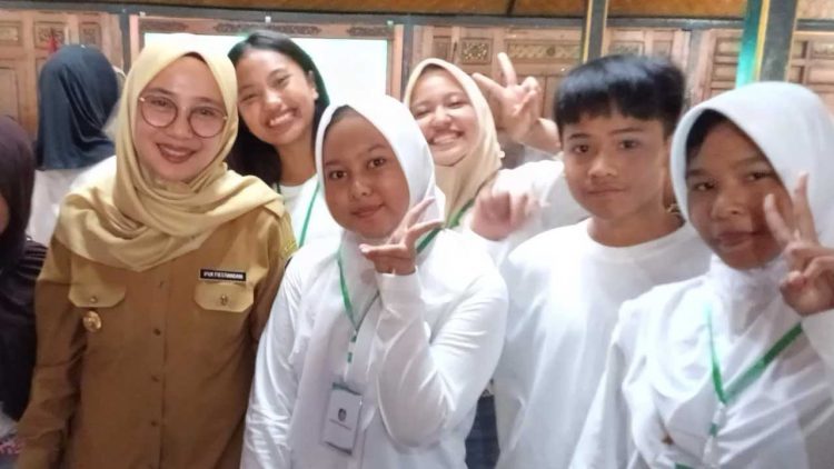 Tiga Siswa MTs Darun Najah Banyuwangi Wakili Kemenag di Rembuk Anak 2025