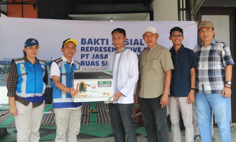 Dukung Kesejahteraan Masyarakat, JTT Bakti Sosial Sekitar Jalan Tol Semarang Seksi ABC