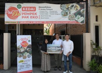 PTP Nonpetikemas Salurkan Bantuan Alat Produksi untuk Pengembangan UMKM di Palembang