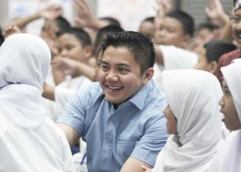 Letkol Teddy Diusulkan Jadi Duta Sekolah Rakyat dalam Pentas Seni Penuh Haru