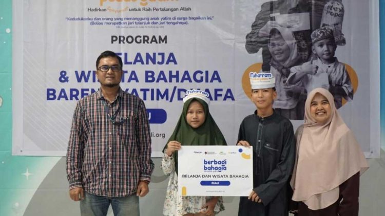 Kebahagiaan Anak Yatim dan Dhuafa di Pekanbaru Dalam Program Belanja dan Wisata