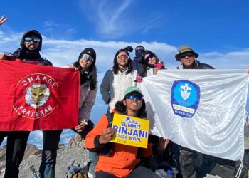 Siswa SMAK Frateran Surabaya Jalani Latihan Karakter di Gunung Rinjani