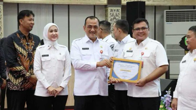 Pemkab Muara Enim Pertahankan Peringkat Tertinggi Pelayanan Informasi Publik