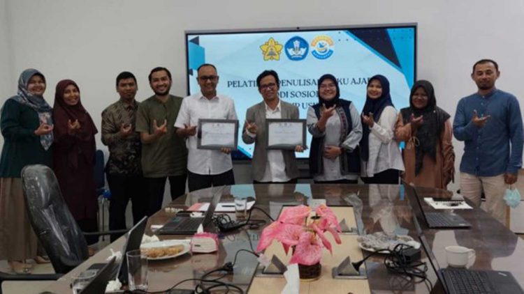 Dosen Muda Sosiologi FISIP USK Dibekali Pelatihan Menulis Buku Ajar