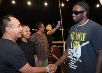 Rapper Amerika Melly Mike Disambut Hangat Kapolda dan Gubernur Riau Jelang Pacu Jalur