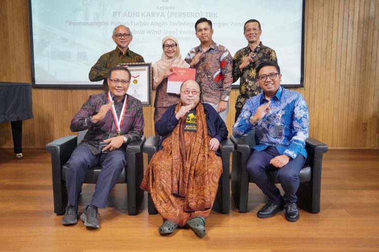 Wujudkan Komitmen Sustainability Green Toll Road, Jasa Marga Raih Penghargaan MURI atas Inovasi Hybrid Wind Tree