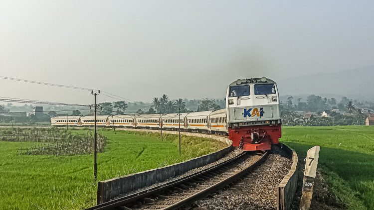 KAI Group Layani 328 Juta Pelanggan, Transportasi Rel Makin Jadi Andalan