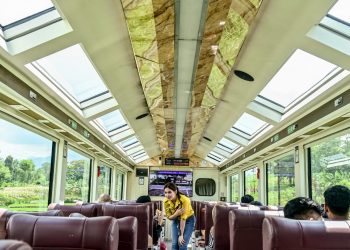 Kereta Panoramic: Perjalanan Berkelas dengan Panorama Jalur Selatan Jawa yang Eksotis