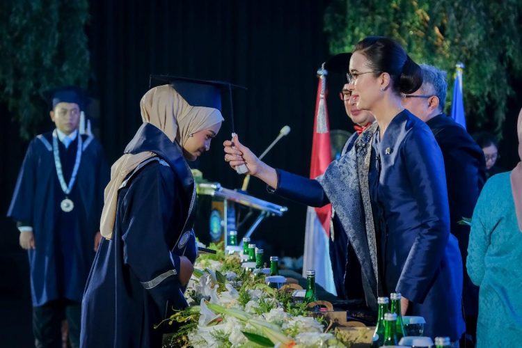 Wisuda Poltekpar NHI Bandung, Target Cetak Pemimpin Pariwisata Berkelanjutan