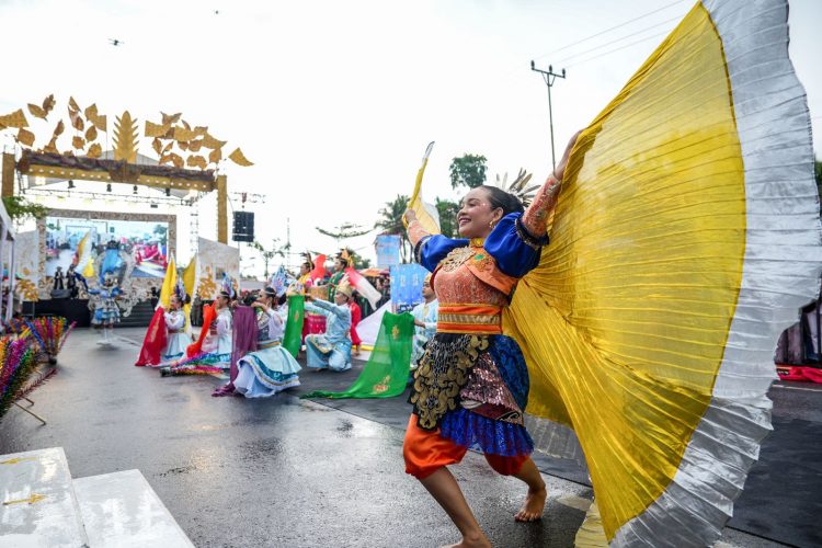 Parade Gorontalo Karnaval Karawo 2025, Bangga Identitas Produk Asli Indonesia