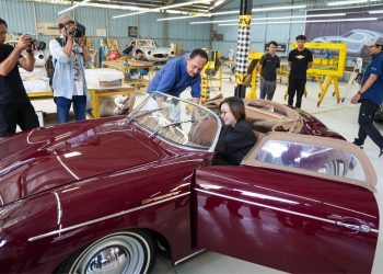 Tuksedo Studio Produksi Ulang Mobil Klasik yang Diminati Dunia