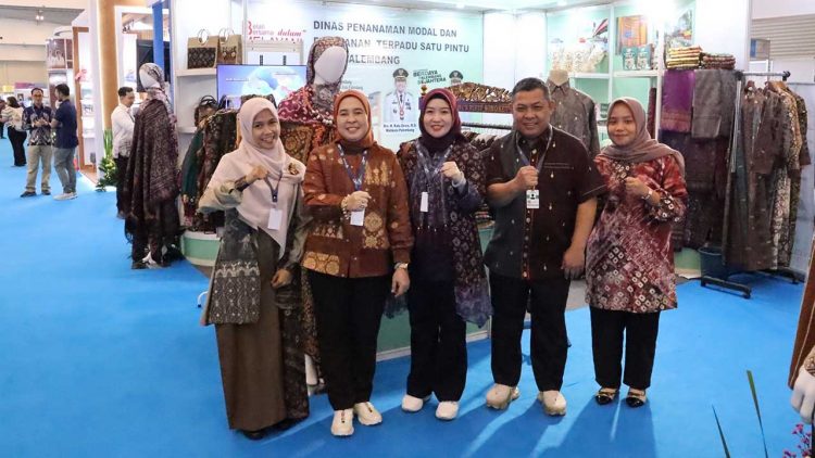 Ketua TP PKK Palembang Dukung Produk Lokal di Trade Expo Indonesia 2025