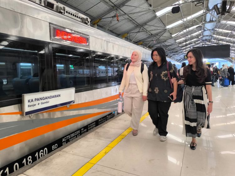 Usung Tema Sustainability For A World Class Operator, KAI Perkuat Konektivitas Jakarta-Bandung