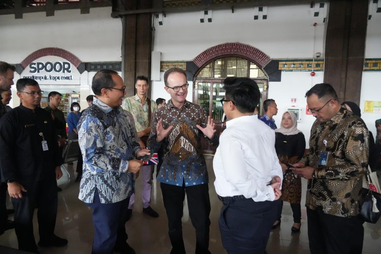 KAI dan Pemerintah Inggris Dukung Pengembangan Kawasan Transportasi Rendah Emisi di Kota Semarang