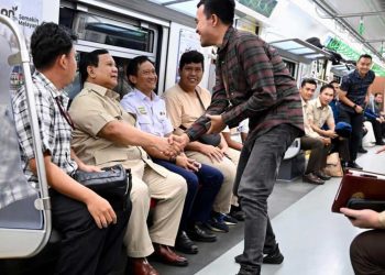 Presiden Prabowo Tinjau Layanan KRL Warga Antusias Sambut Modernisasi Transportasi