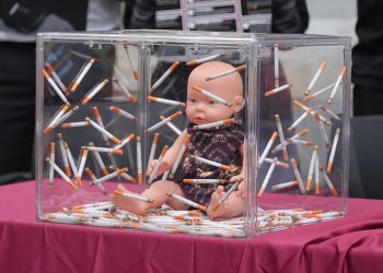 Aksi Peringatan Hari Kesehatan Nasional: Hentikan Kompromi dengan Korporasi Rokok