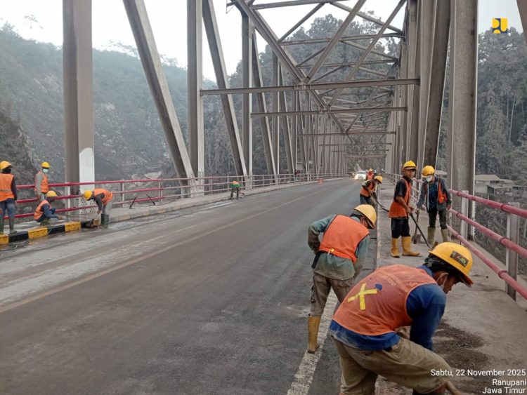 Kementerian PU Pulihkan Akses Jalan Nasional Lumajang-Malang